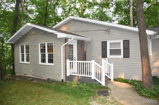 $422,000 | 8404 East Twin Oaks Drive, Effingham, IL 62401