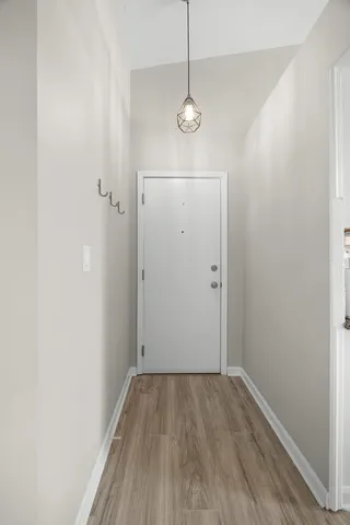 $225,000 | 16 Echo Court, Unit 17, Vernon Hills, IL 60061