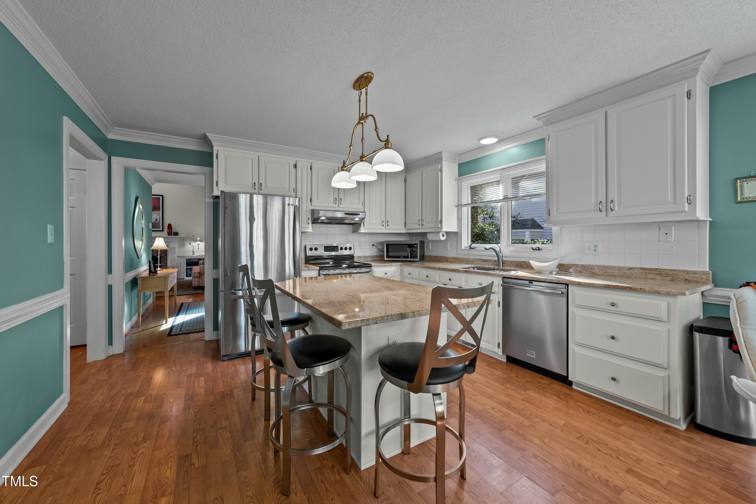 209 Kingsmill Road Cary, NC 27511 - Photo 18 of 54 Kitchen