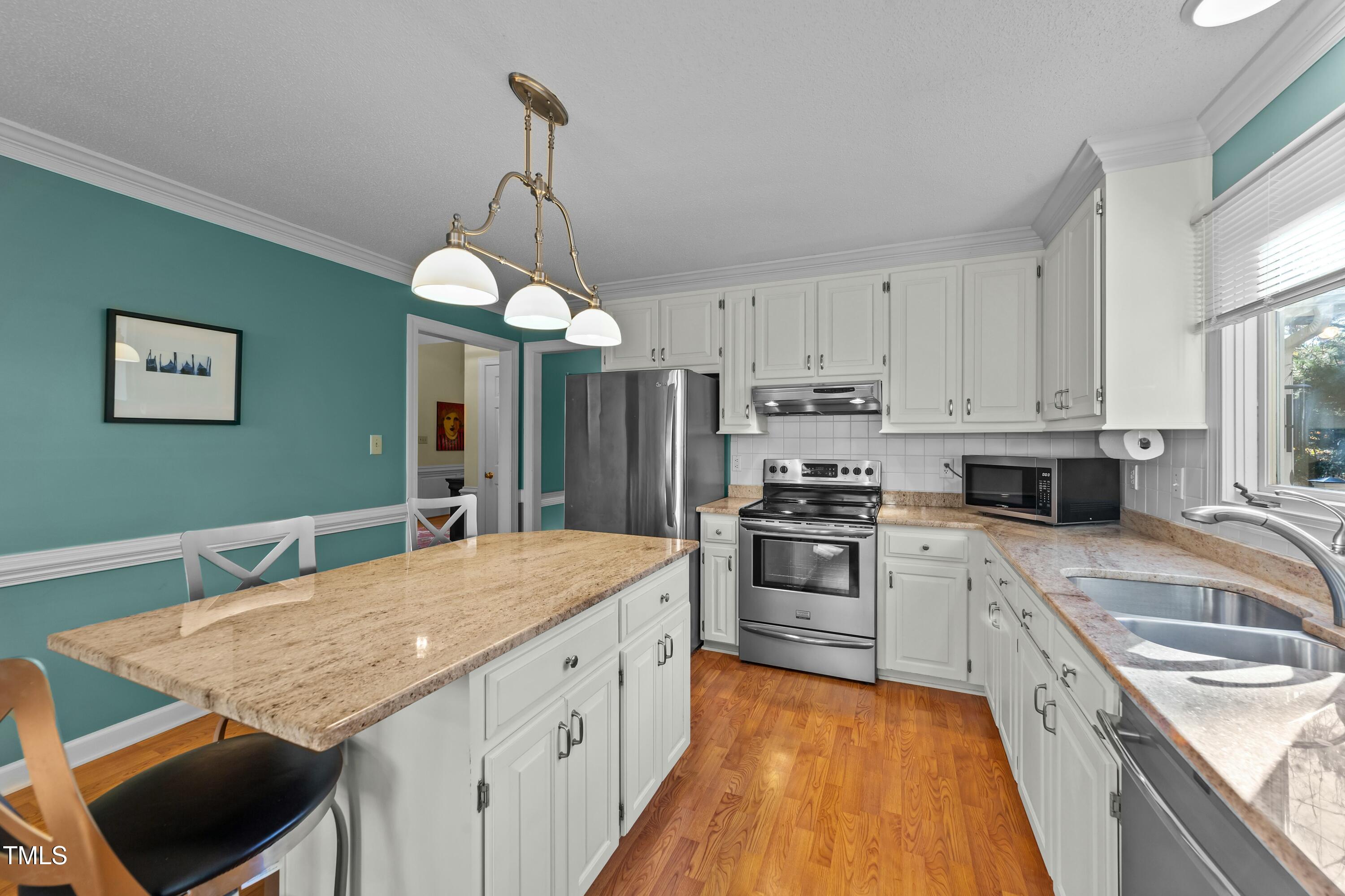 209 Kingsmill Road Cary, NC 27511 - Photo 21 of 54 Kitchen