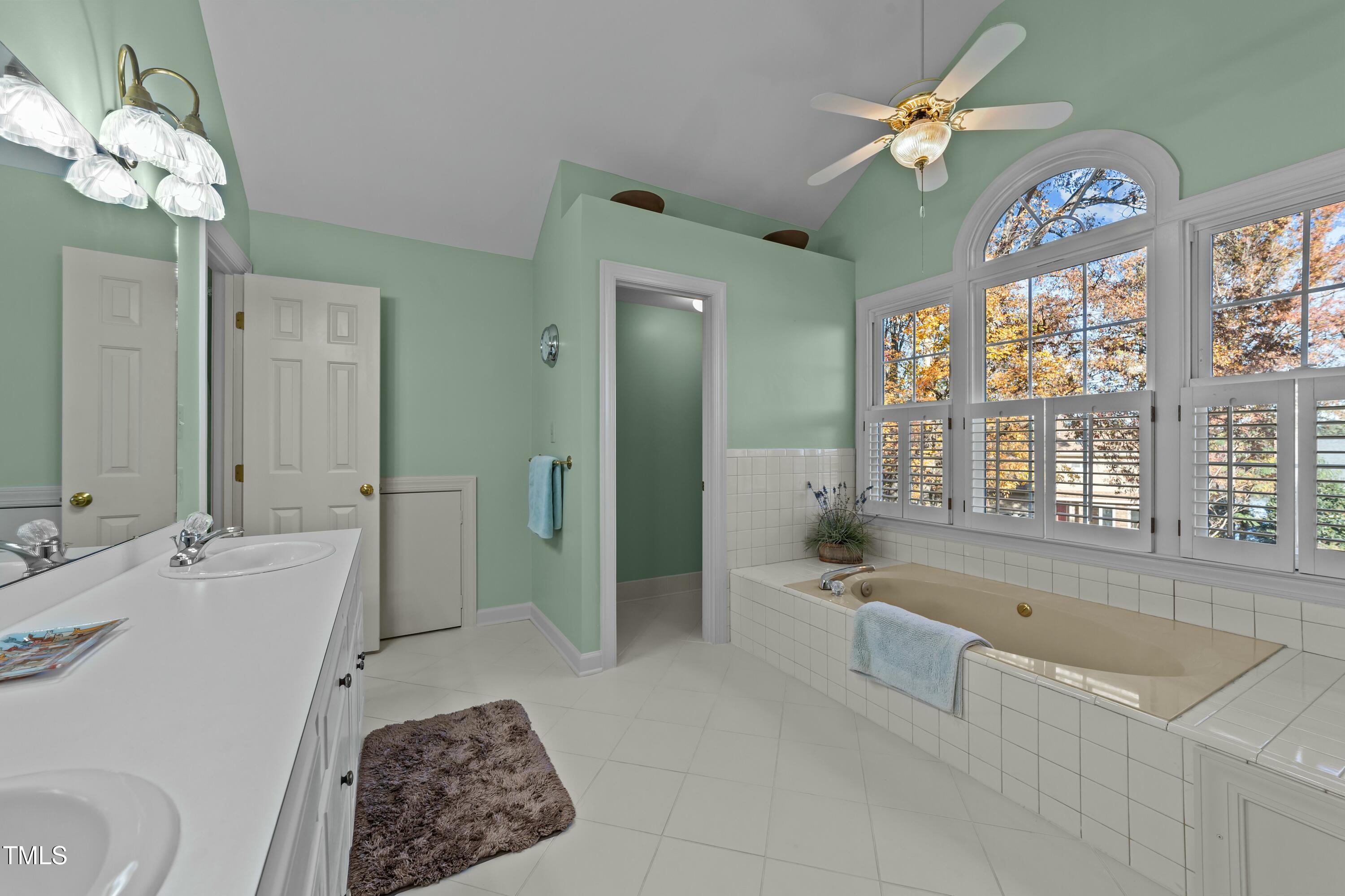 209 Kingsmill Road Cary, NC 27511 - Photo 29 of 54 Main Bath