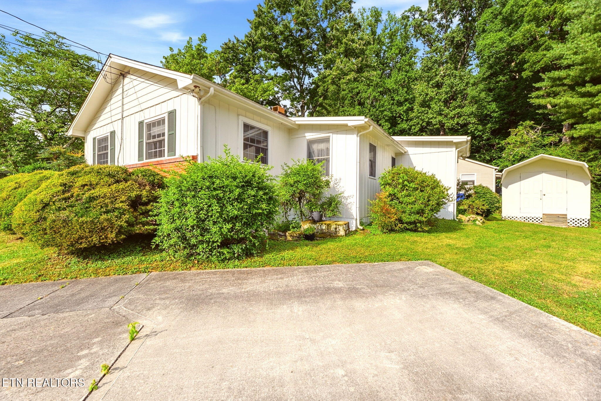 50 Outer Drive Oak Ridge, TN 37830 - Photo 33 of 33 33-web-or-mls-Outer50 (5)