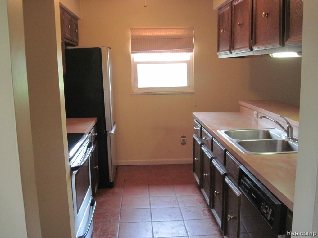 4794 Diehl Road Metamora, MI 48455 - Photo 6 of 16 Kitchen
