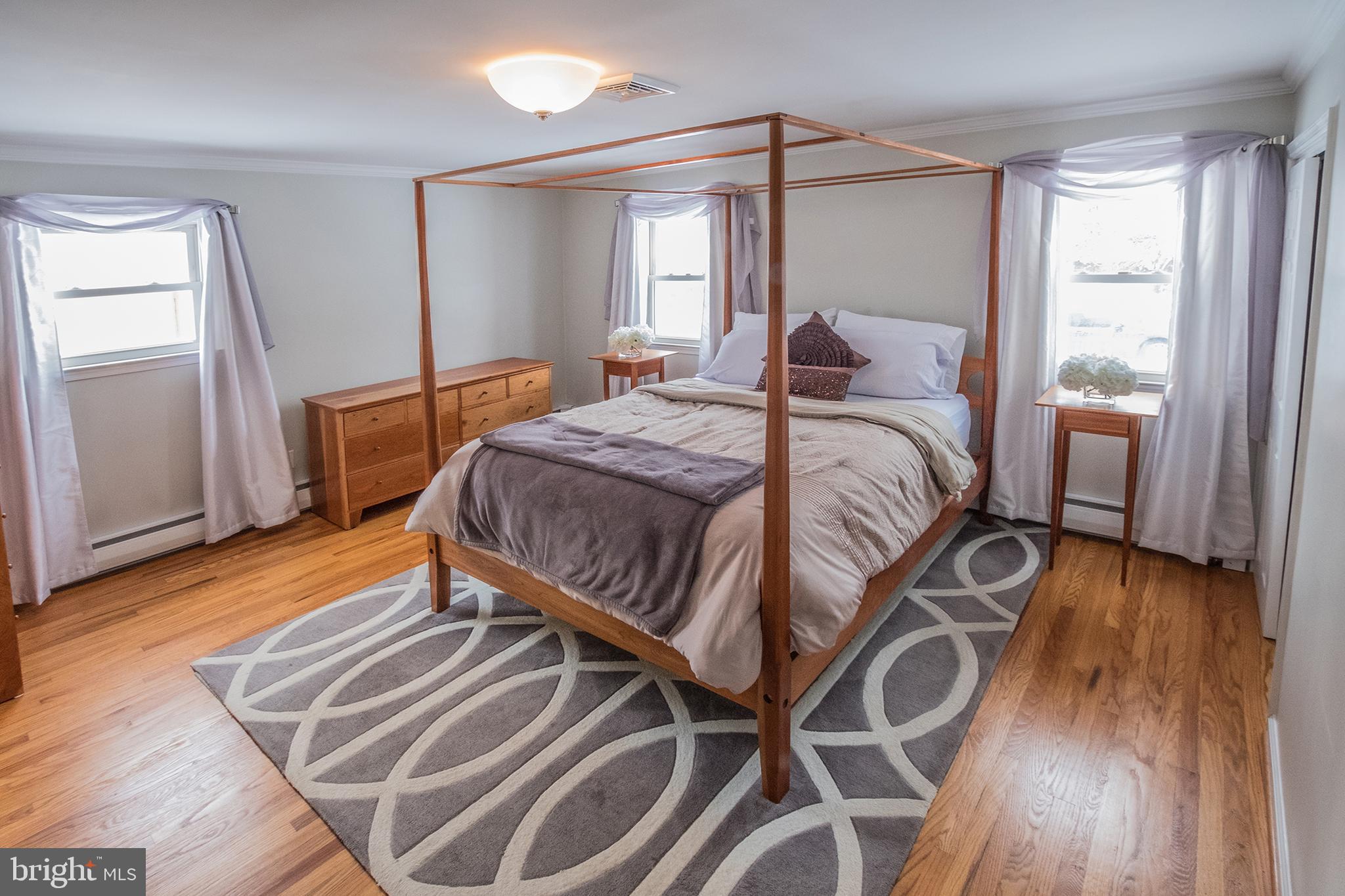 2100 Weir Road Aston, PA 19014 - Photo 9 of 17 Master bedroom