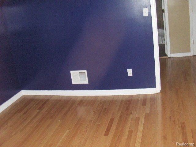 14592 Greenview Road Detroit, MI 48223 - Photo 12 of 15 Picture 420