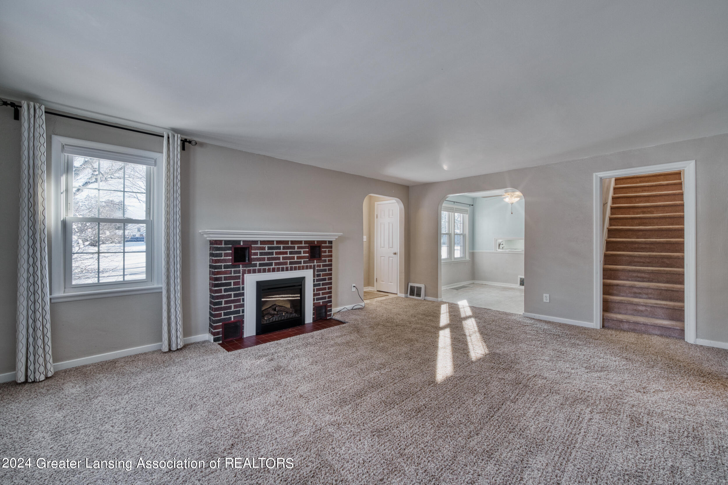 12103 West Greenfield Road Lansing, MI 48917 - Photo 16 of 52 Living Room