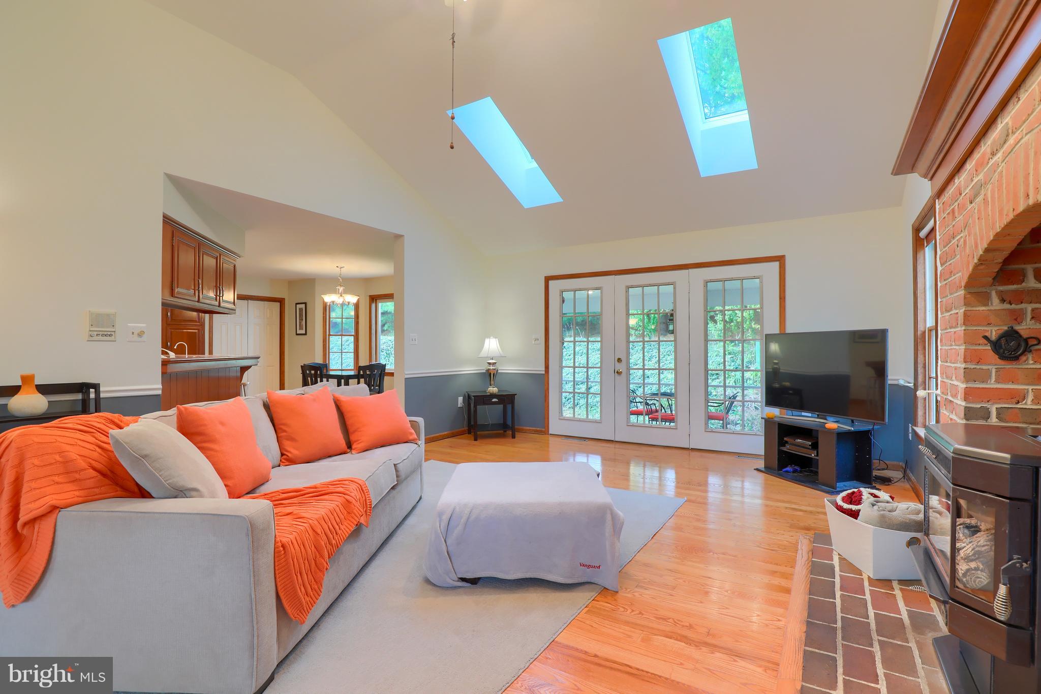 211 Evans Road Lititz, PA 17543 - Photo 5 of 37