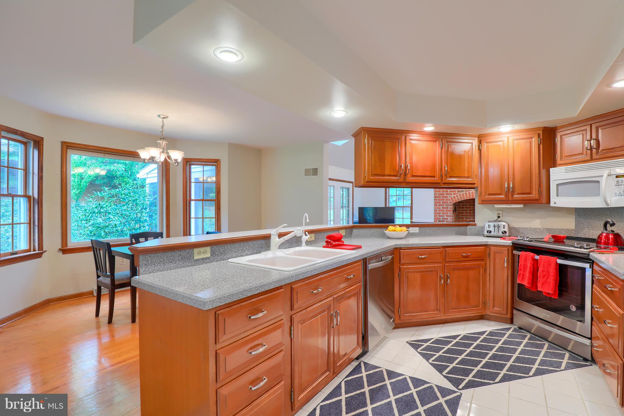 211 Evans Road Lititz, PA 17543 - Photo 9 of 37