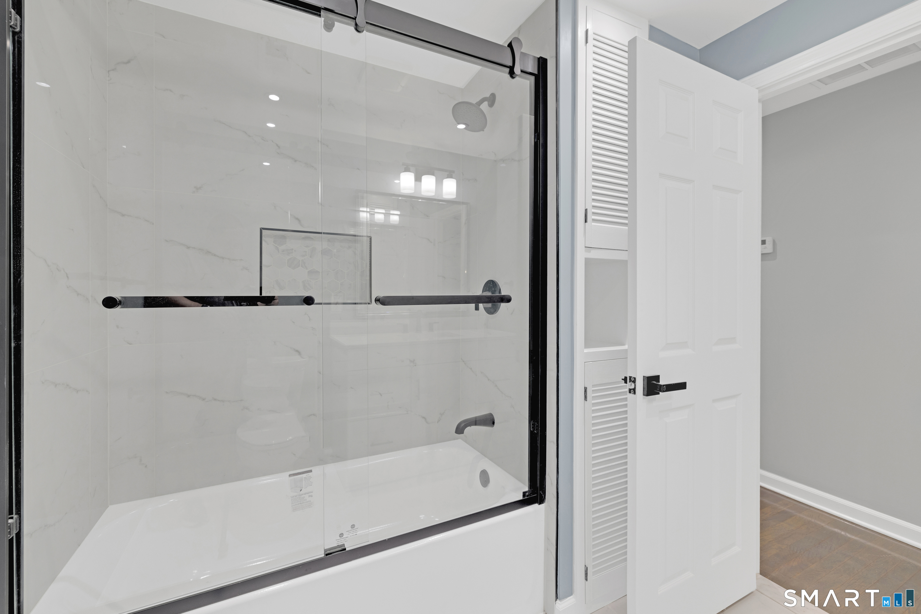 108 Riverside Road Newtown, CT 06482 - Photo 11 of 34