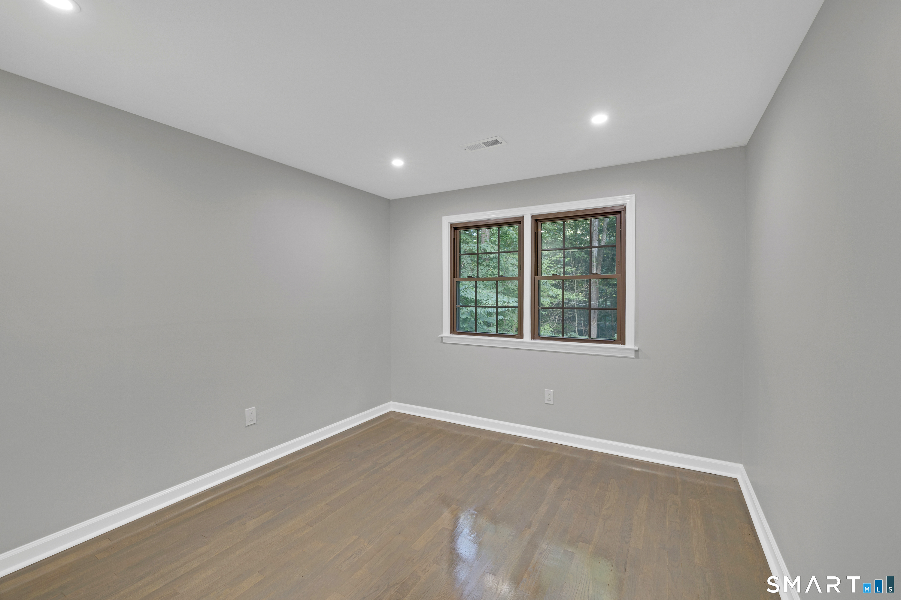 108 Riverside Road Newtown, CT 06482 - Photo 12 of 34