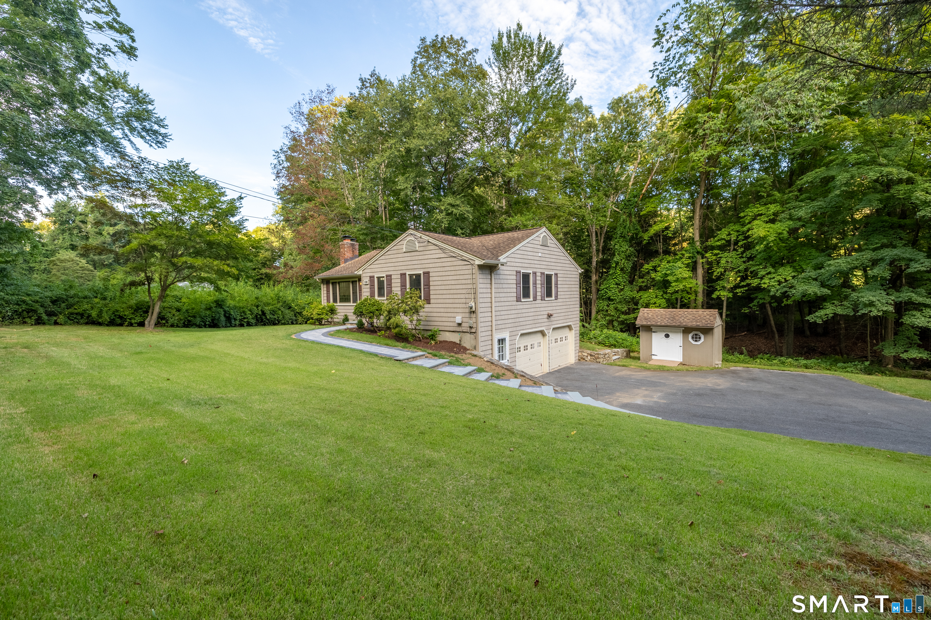 108 Riverside Road Newtown, CT 06482 - Photo 23 of 34