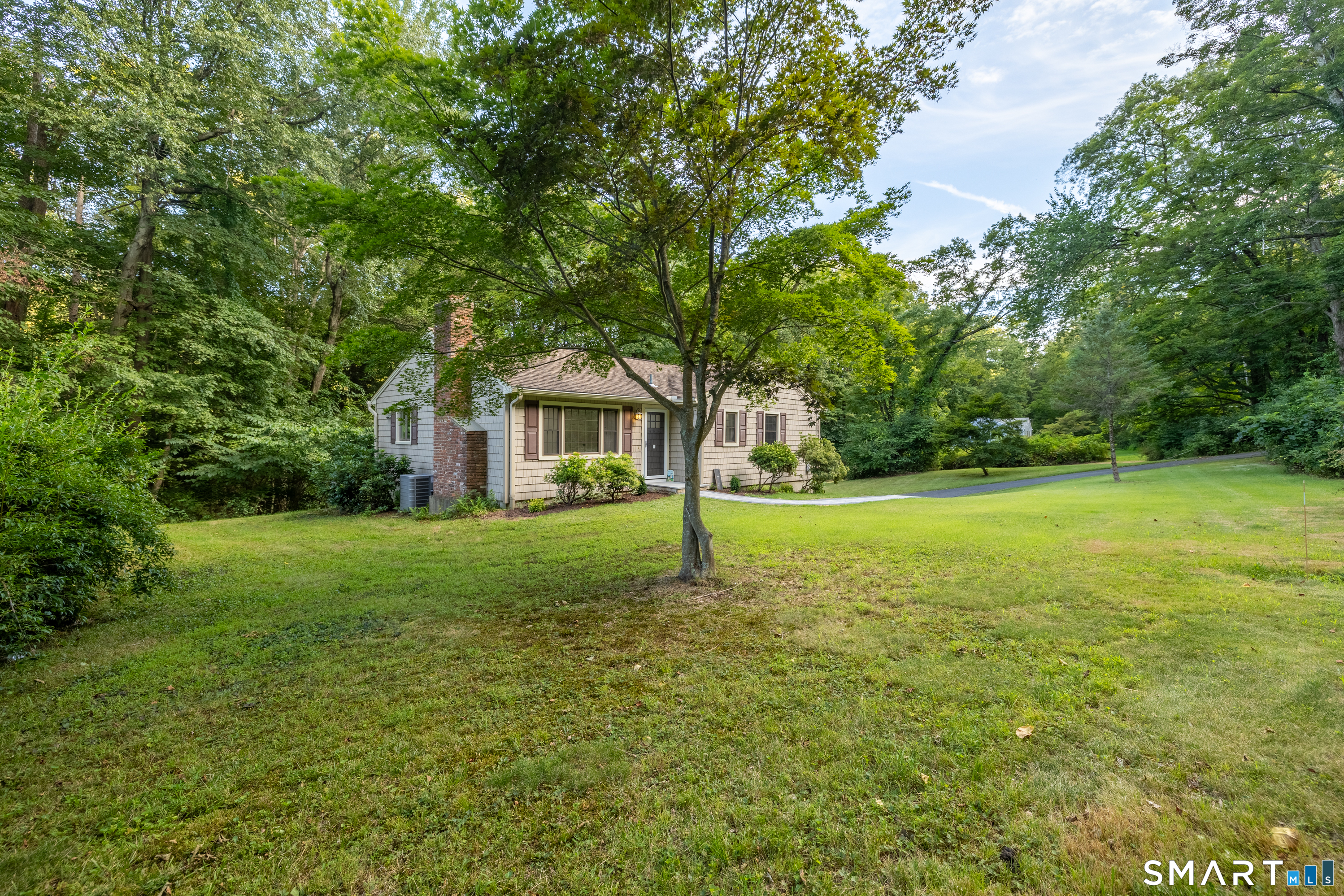 108 Riverside Road Newtown, CT 06482 - Photo 25 of 34