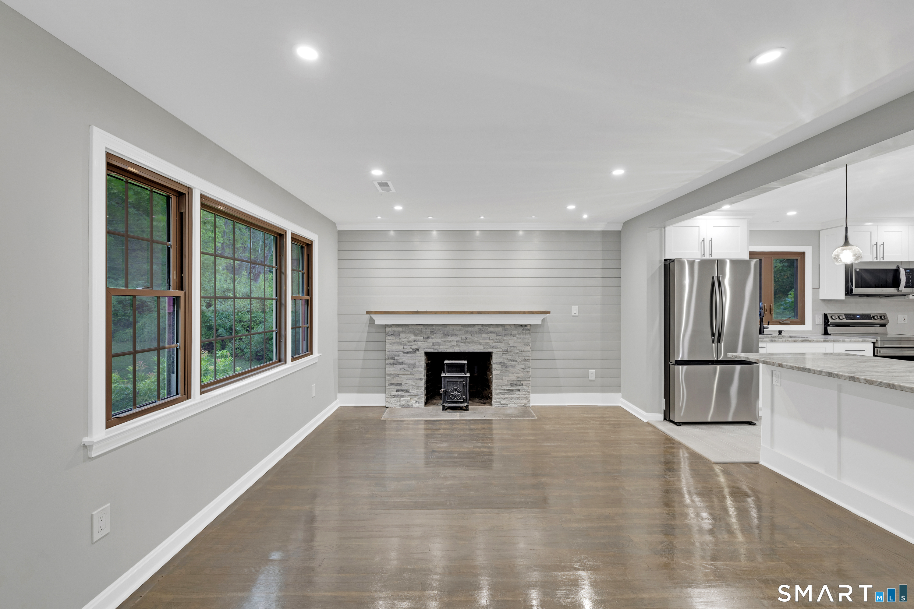 108 Riverside Road Newtown, CT 06482 - Photo 4 of 34