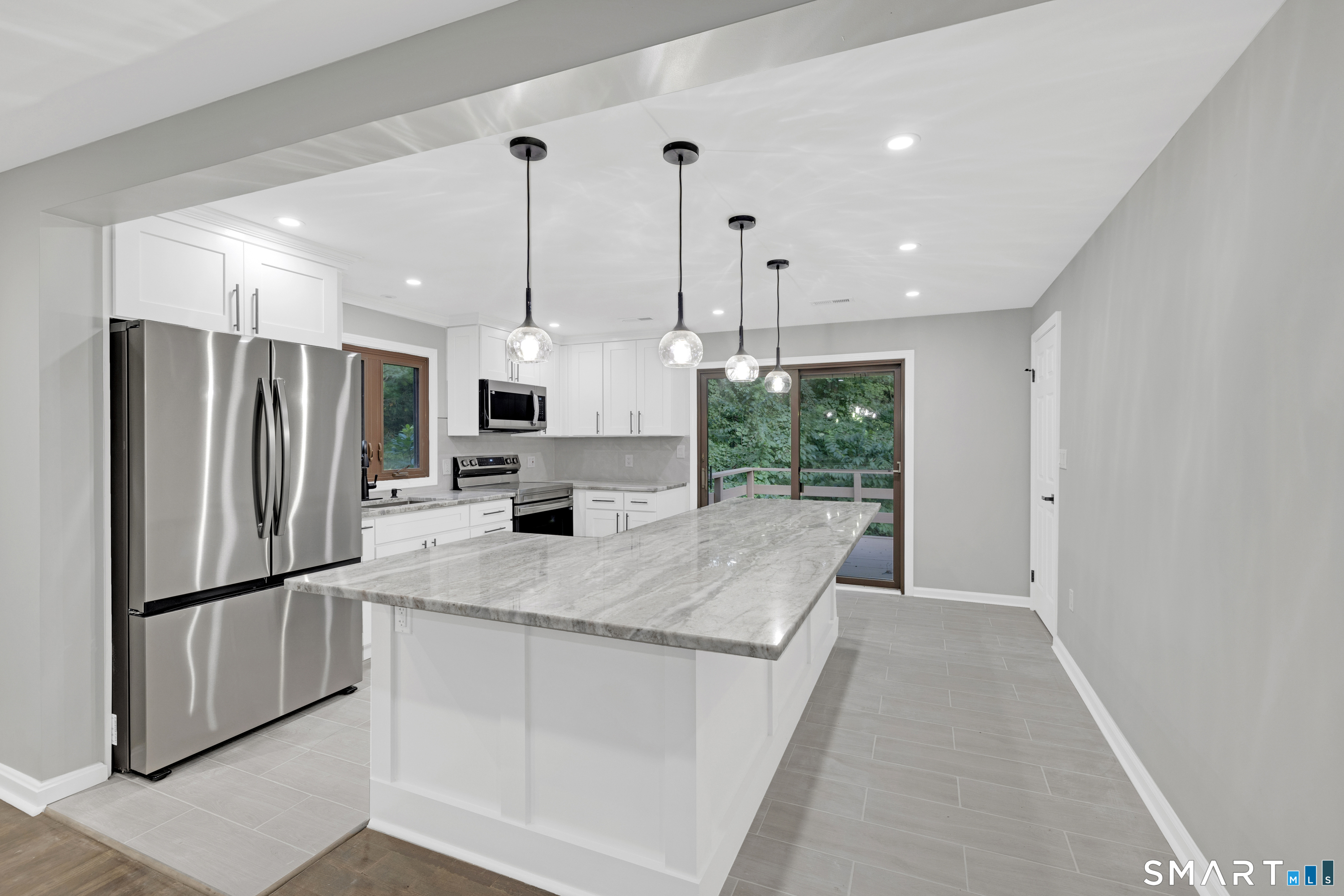 108 Riverside Road Newtown, CT 06482 - Photo 5 of 34