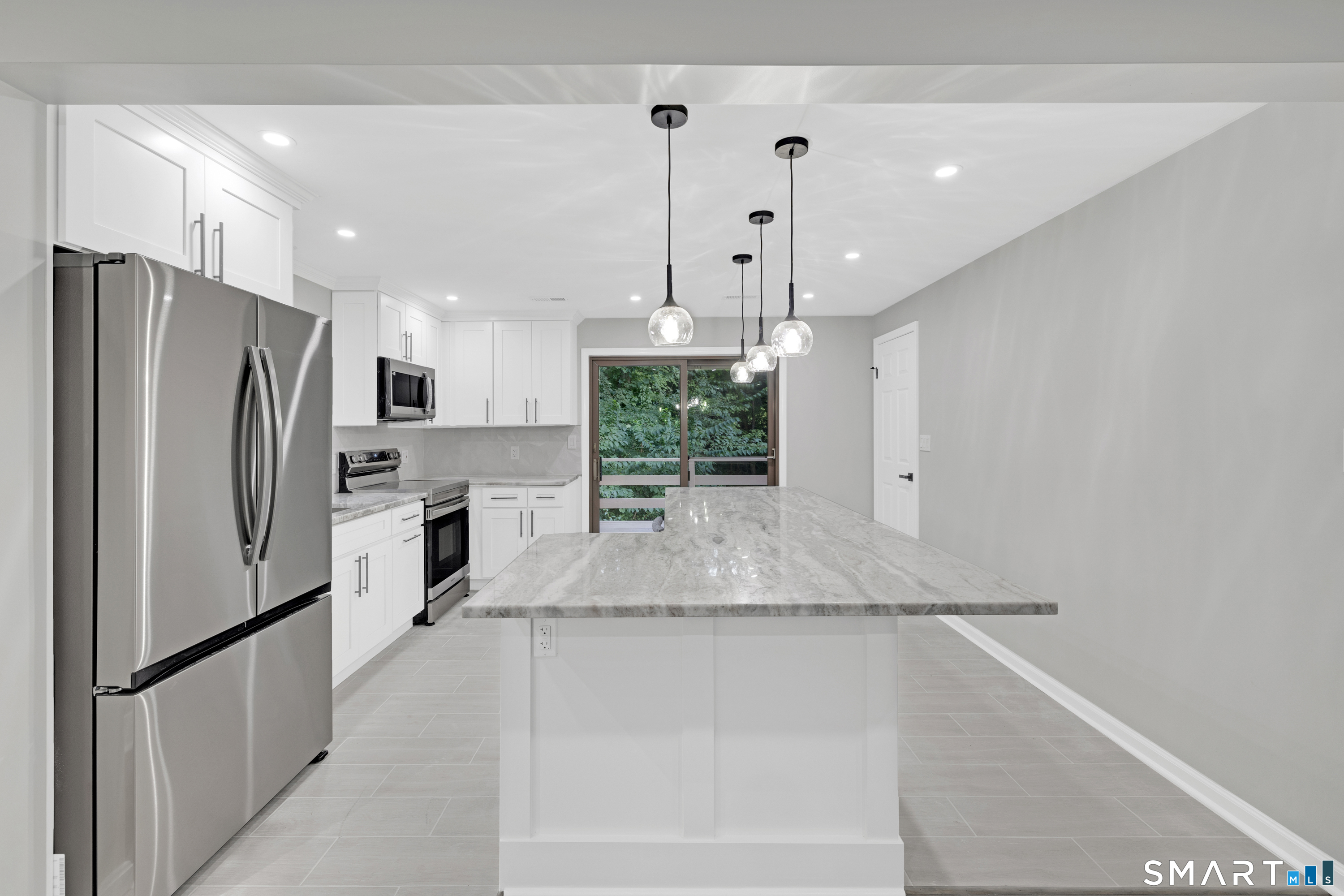 108 Riverside Road Newtown, CT 06482 - Photo 6 of 34