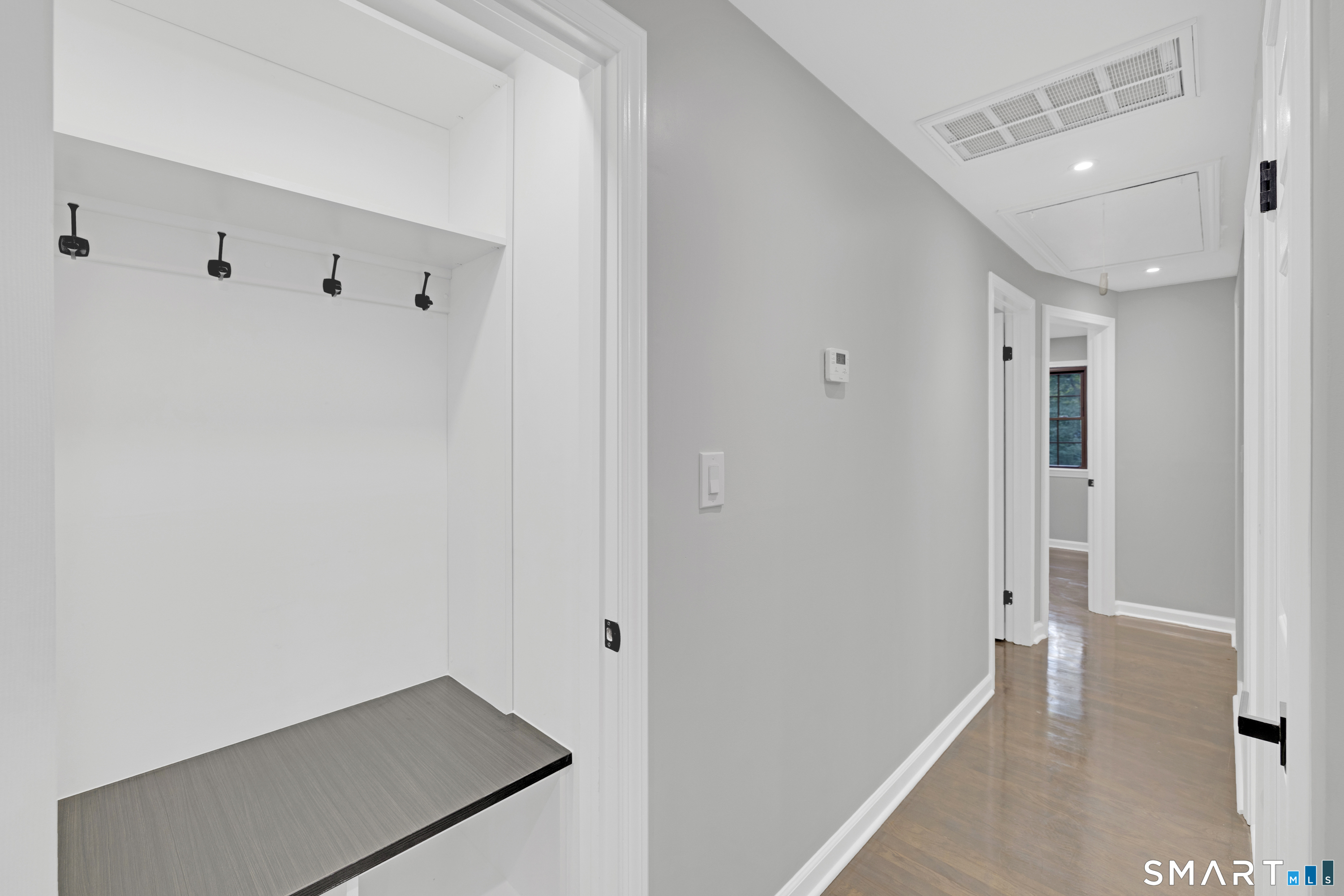 108 Riverside Road Newtown, CT 06482 - Photo 9 of 34