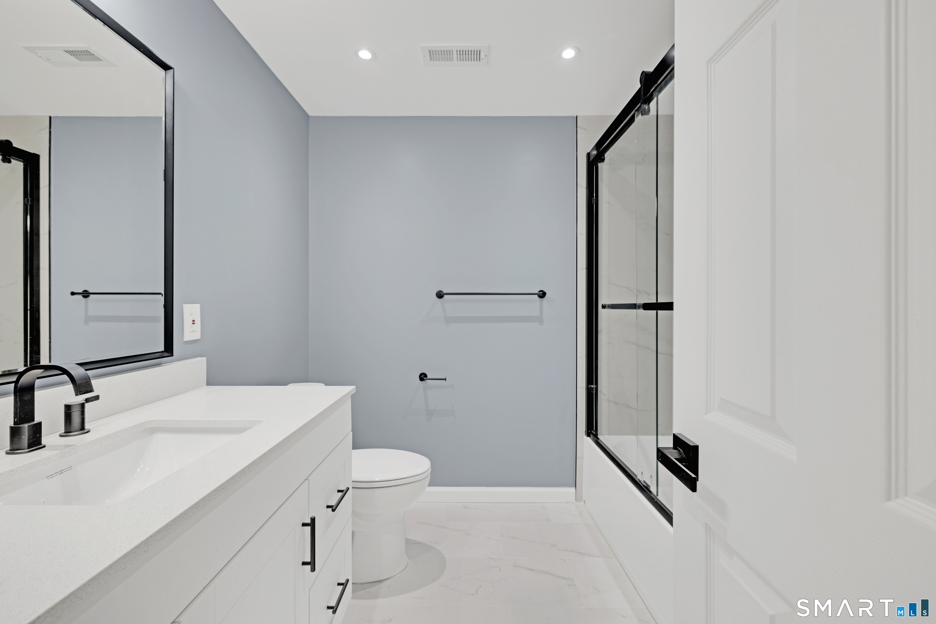 108 Riverside Road Newtown, CT 06482 - Photo 10 of 34