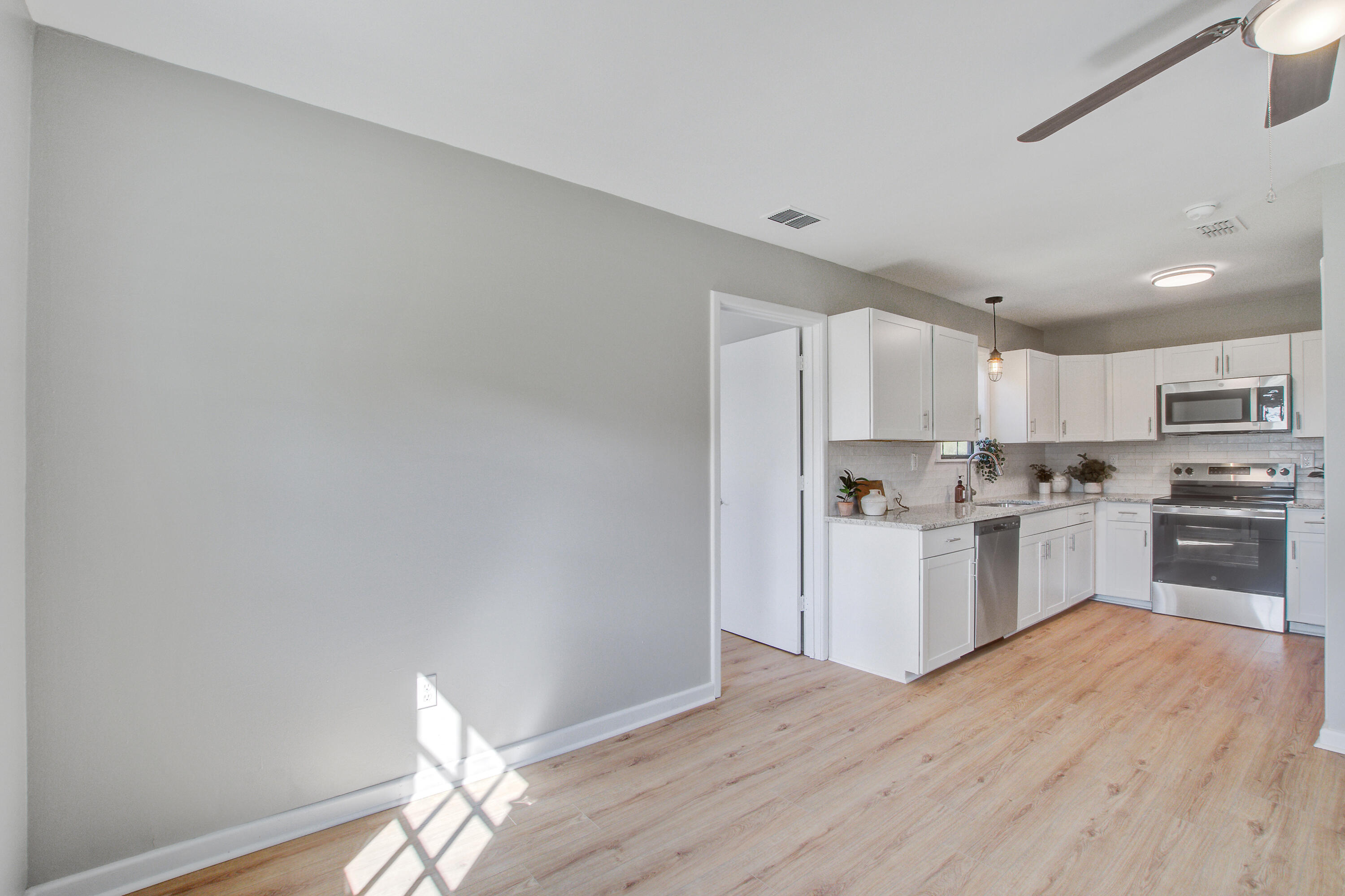 2543 Gibbs Road Johns Island, SC 29455 - Photo 10 of 28 2543 (8)