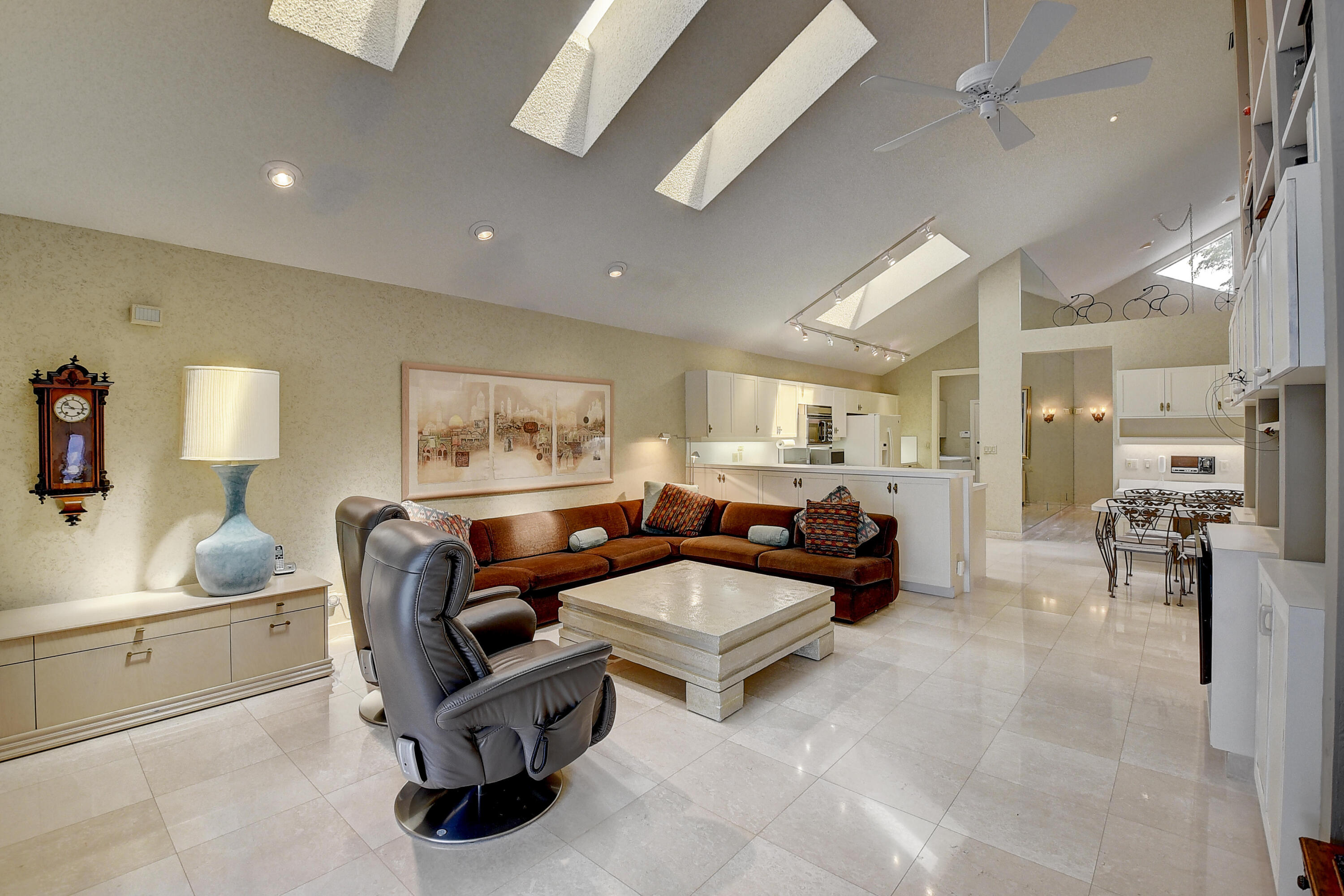 7544 Rexford Road Boca Raton, FL 33434 - Photo 11 of 105 2 (11)