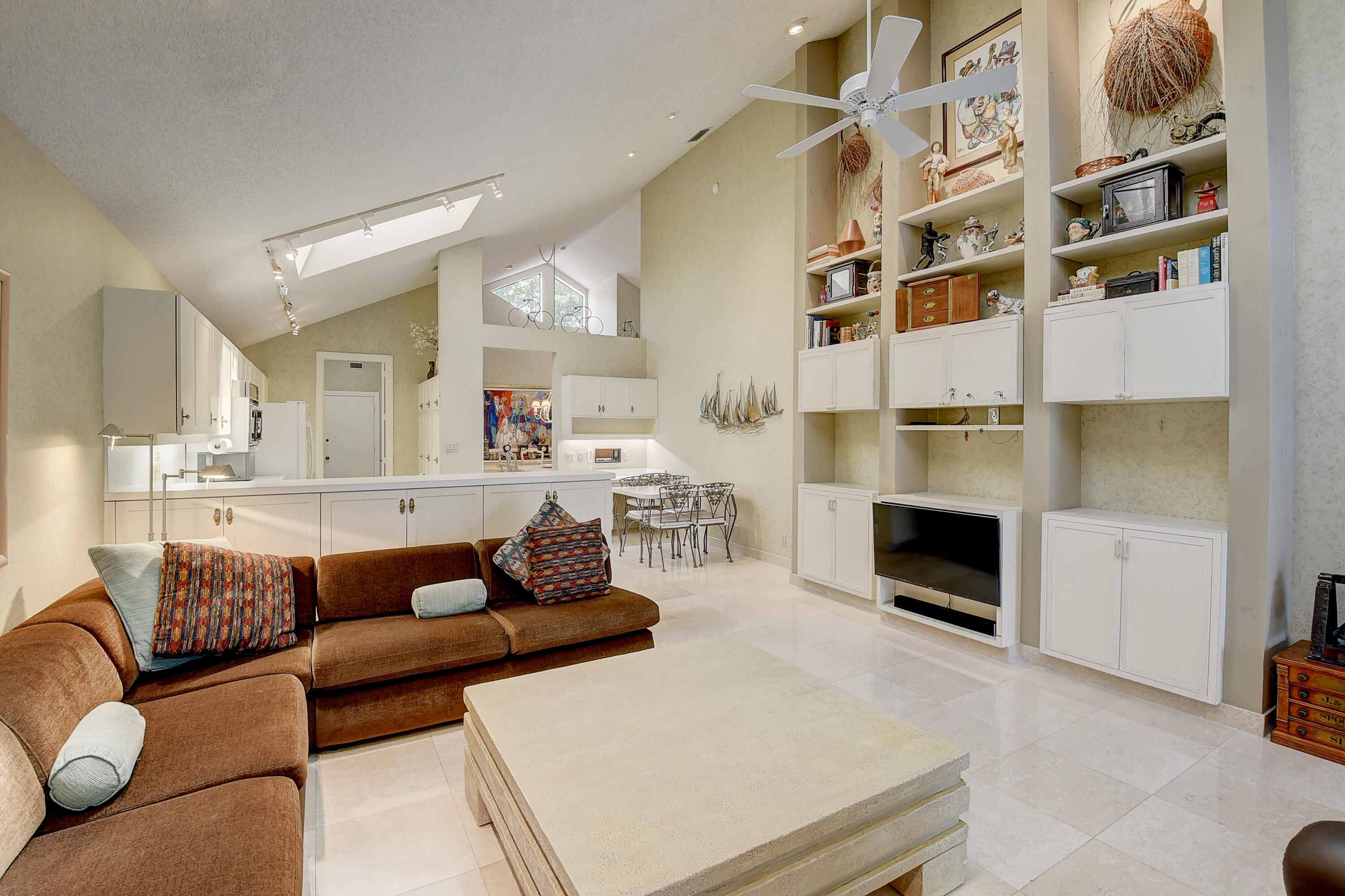 7544 Rexford Road Boca Raton, FL 33434 - Photo 12 of 105 2 (12)