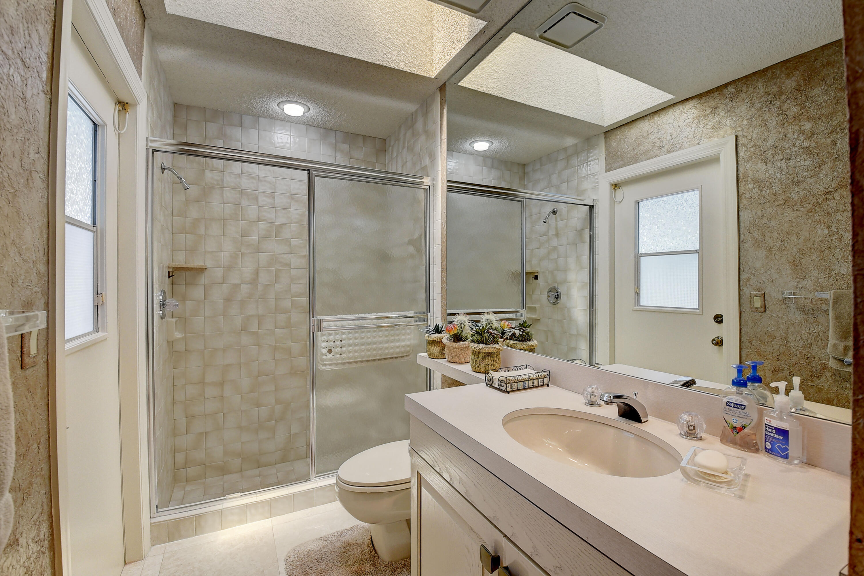 7544 Rexford Road Boca Raton, FL 33434 - Photo 22 of 105 2 (22)