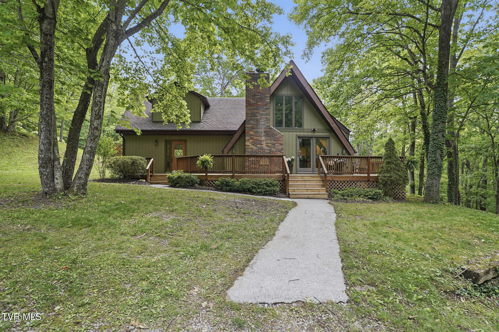 8466 Courtland Road Wise, VA 24293 - Photo 2 of 59 4_25-arw05984