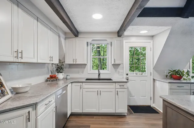 $449,000 | 8466 Courtland Road, Wise, VA 24293