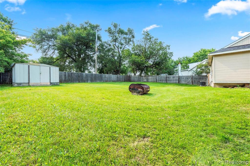 2976 Melvin Avenue Rochester Hills, MI 48307 - Photo 25 of 32
