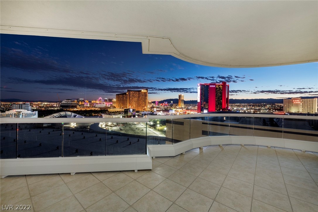 2877 Paradise Road, Unit 2402 Las Vegas, NV 89109 - Photo 6 of 23 Gallery Image 6
