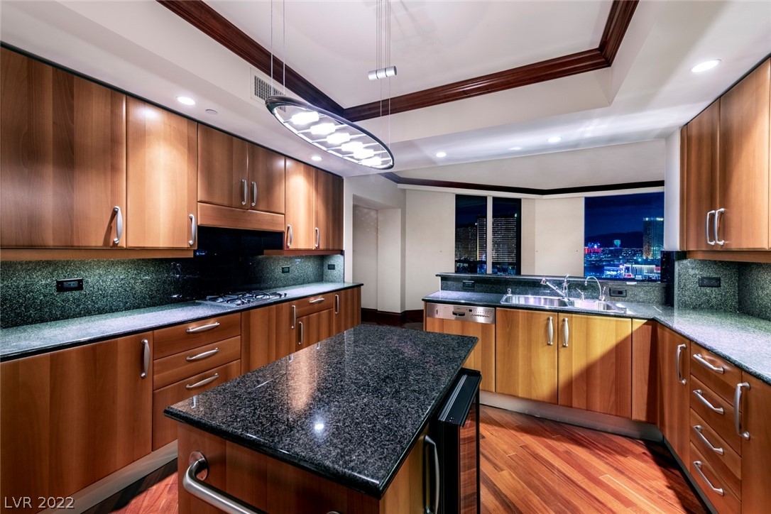 2877 Paradise Road, Unit 2402 Las Vegas, NV 89109 - Photo 9 of 23 Gallery Image 9