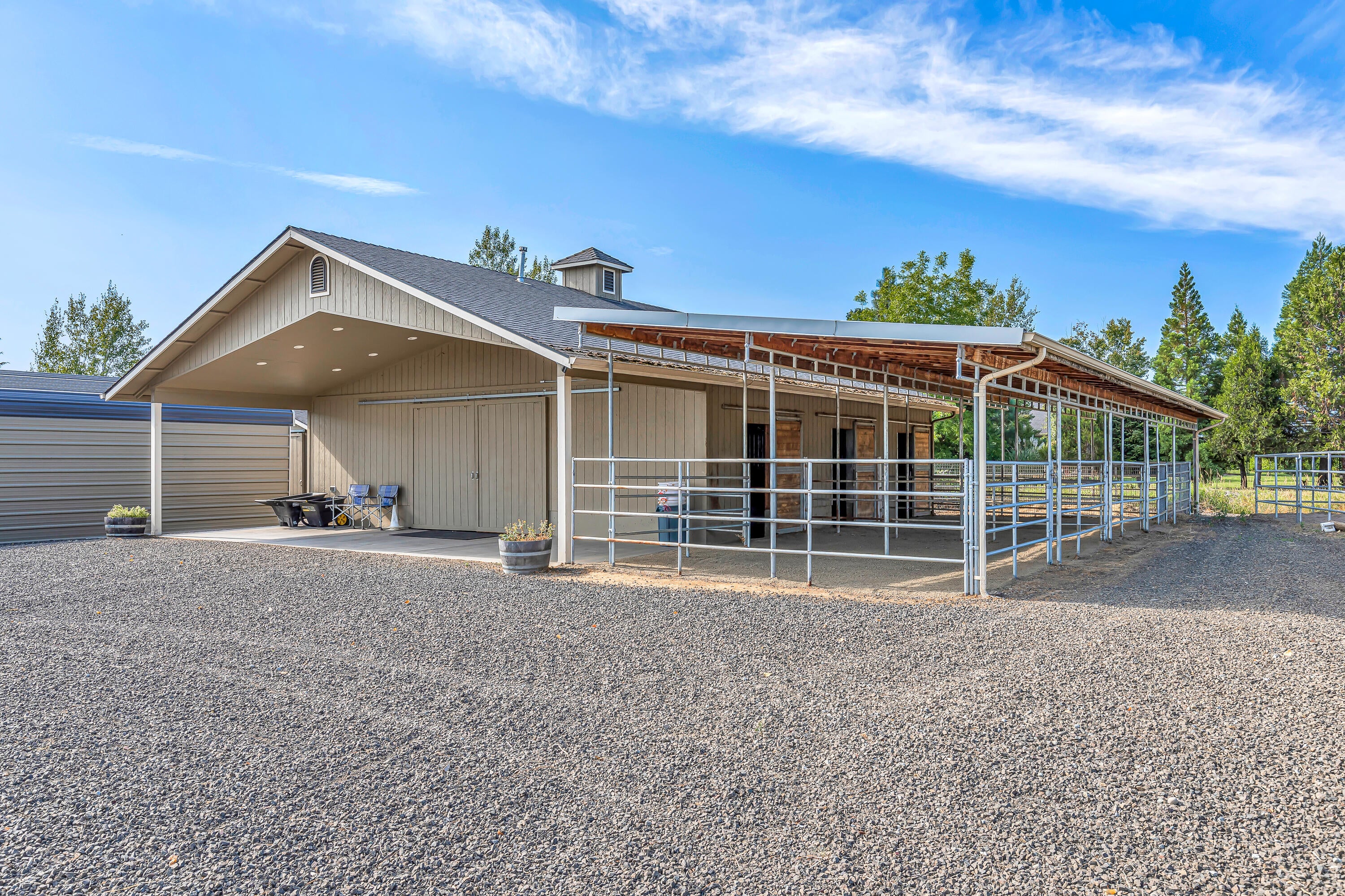 2845 Hanley Road Central Point, OR 97502 - Photo 51 of 66 9R9A9143