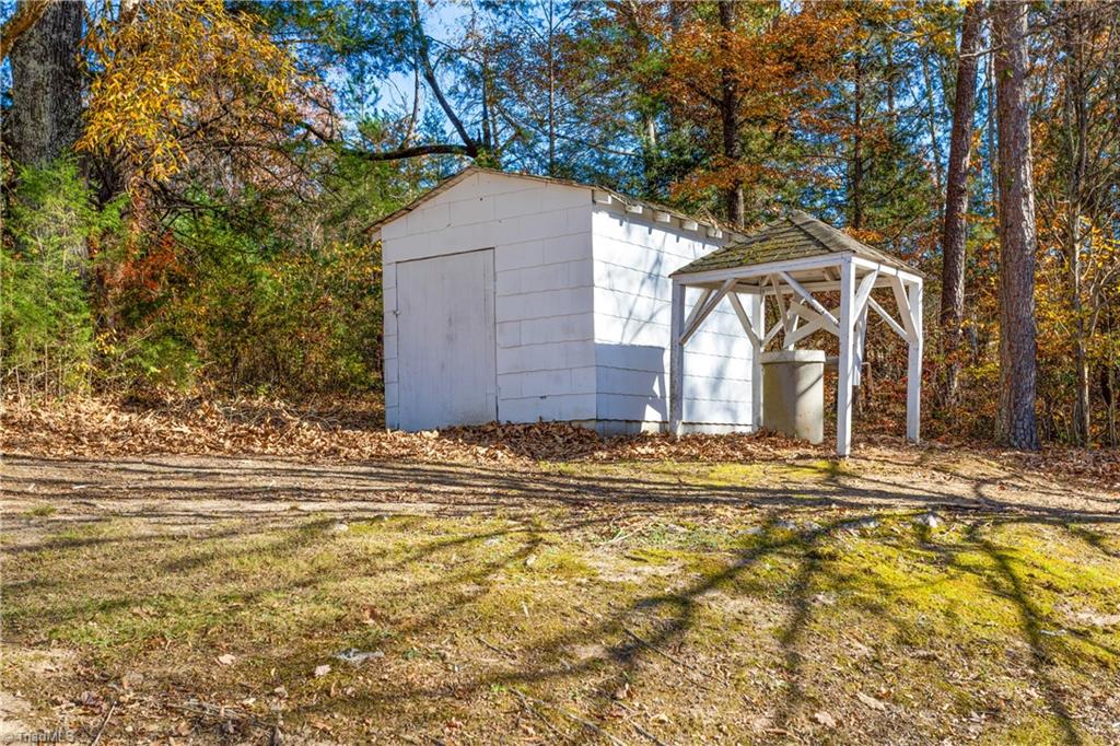 720 Clodfelter Road Thomasville, NC 27360 - Photo 35 of 47 Gallery Image 35