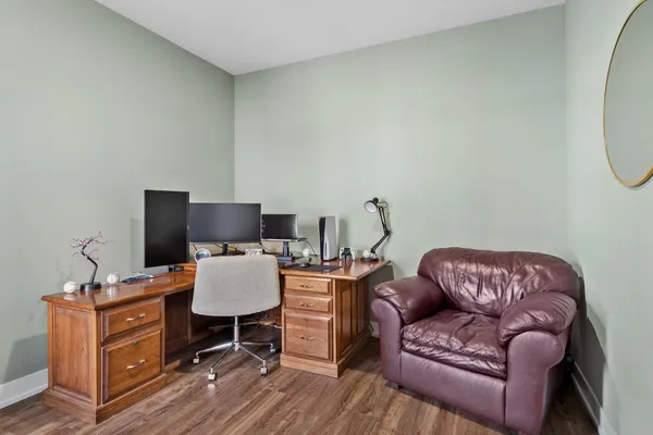 $2,500 | 534 Sudbury Circle, Oswego, IL 60543