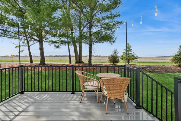 $2,500 | 534 Sudbury Circle, Oswego, IL 60543