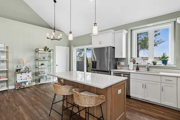 $2,500 | 534 Sudbury Circle, Oswego, IL 60543