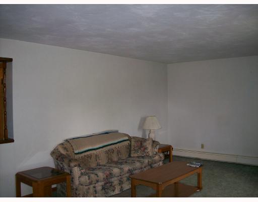 1887 Sandy Lake-Grove City Road Jackson Center, PA 16133 - Photo 4 of 8 Living Room.