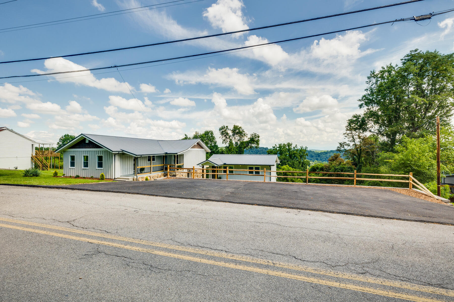 4561 Old Stage Road Kingsport, TN 37664 - Photo 2 of 76 002