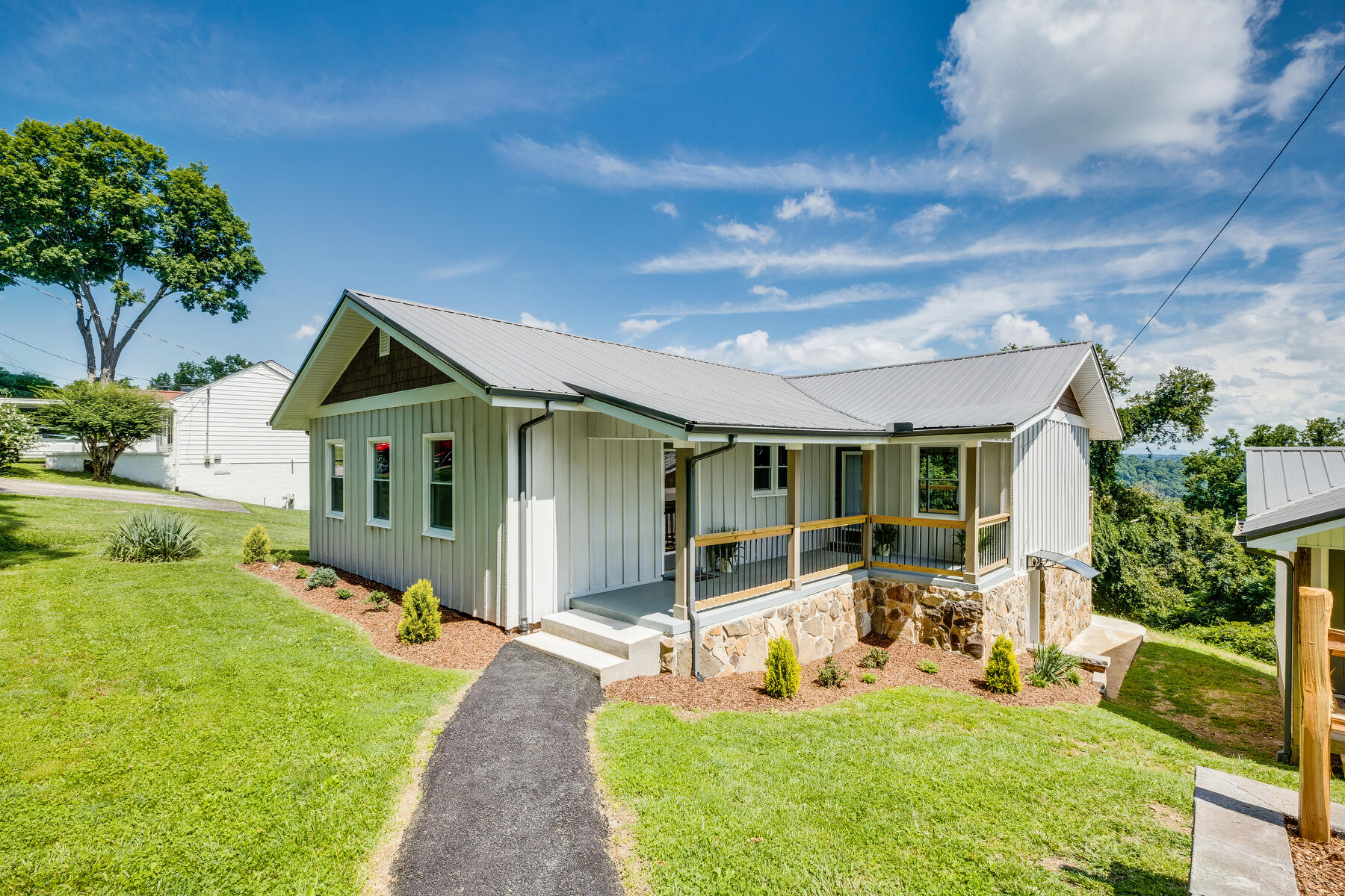 4561 Old Stage Road Kingsport, TN 37664 - Photo 4 of 76 003