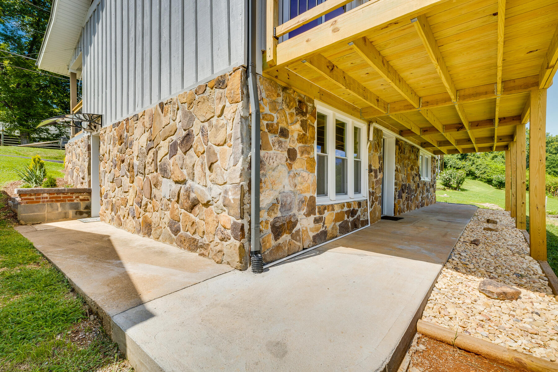 4561 Old Stage Road Kingsport, TN 37664 - Photo 43 of 76 045