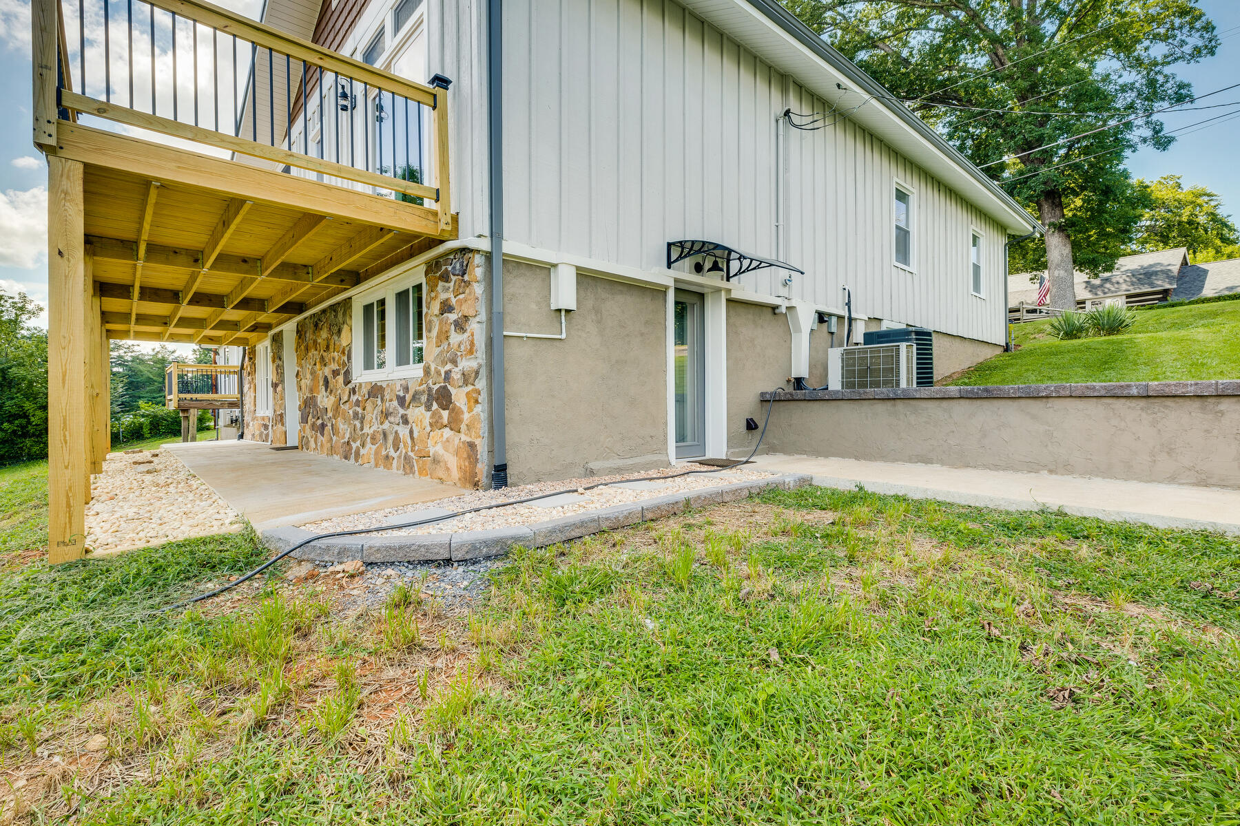 4561 Old Stage Road Kingsport, TN 37664 - Photo 44 of 76 046