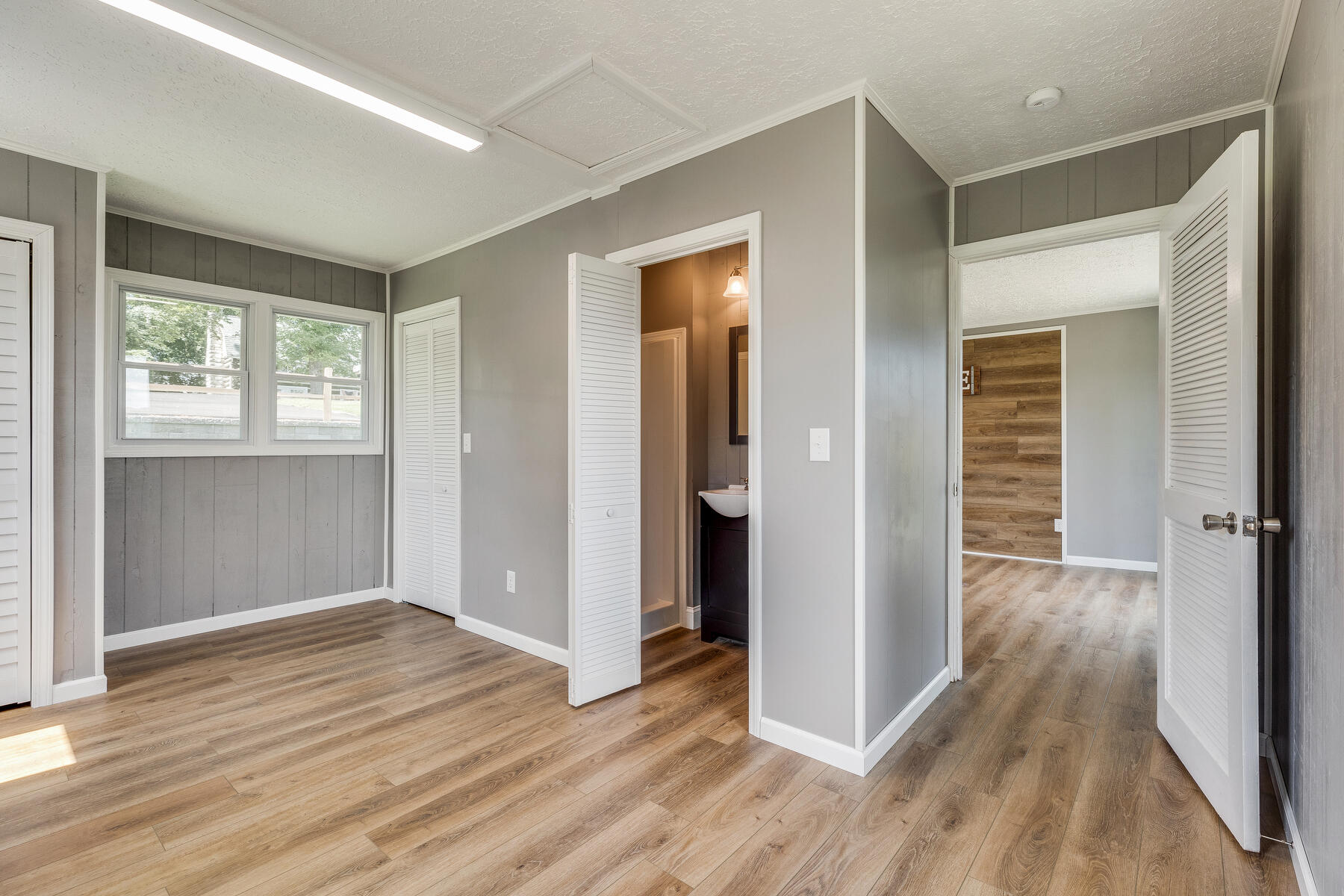 4561 Old Stage Road Kingsport, TN 37664 - Photo 54 of 76 056