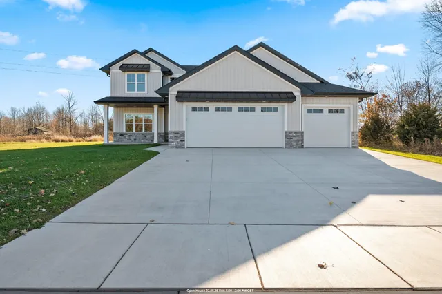 $699,900 | 3410 Sitka Street, Green Bay, WI 54311