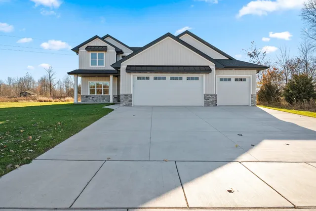 $699,900 | 3410 Sitka Street, Green Bay, WI 54311
