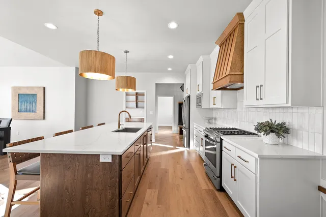 $699,900 | 3410 Sitka Street, Green Bay, WI 54311