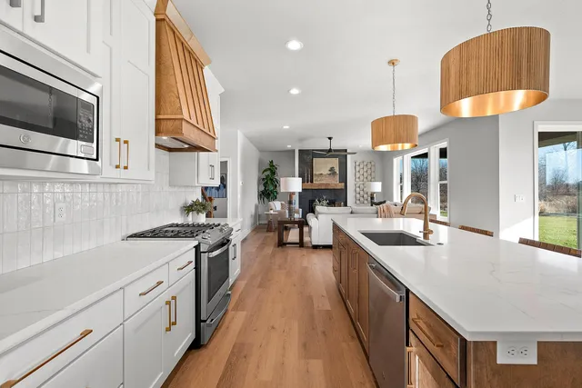 $699,900 | 3410 Sitka Street, Green Bay, WI 54311