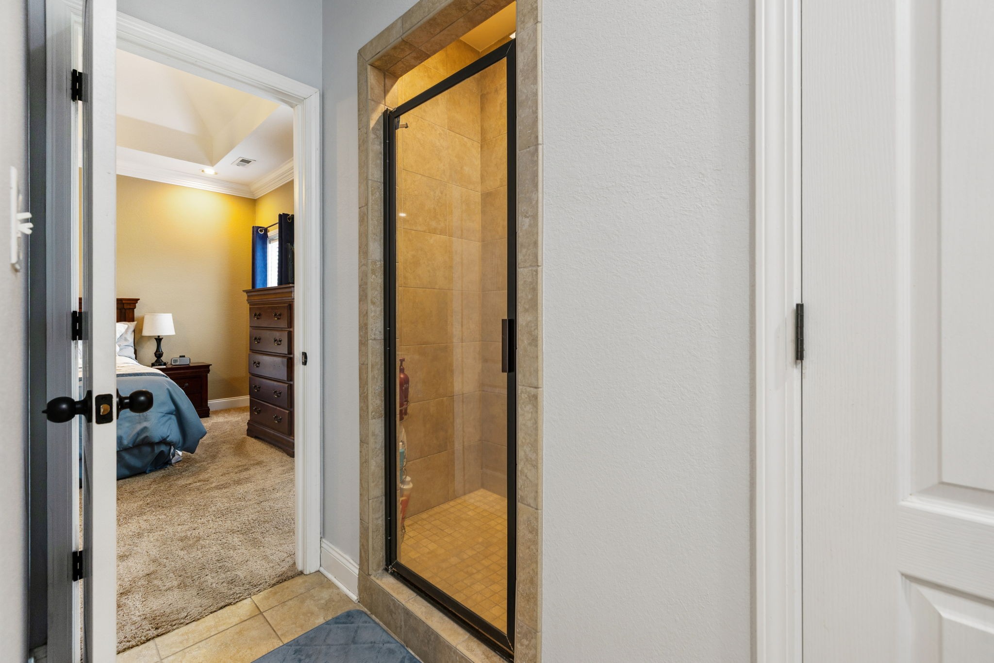 188 Whitman Alley Clarksville, TN 37043 - Photo 13 of 28 a view of a livingroom from a bathroom