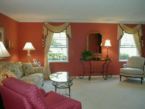 102 North Jamestown Road Coraopolis, PA 15108 - Photo 2 of 8 Gallery Image 2