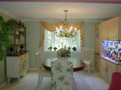 102 North Jamestown Road Coraopolis, PA 15108 - Photo 3 of 8 Gallery Image 3