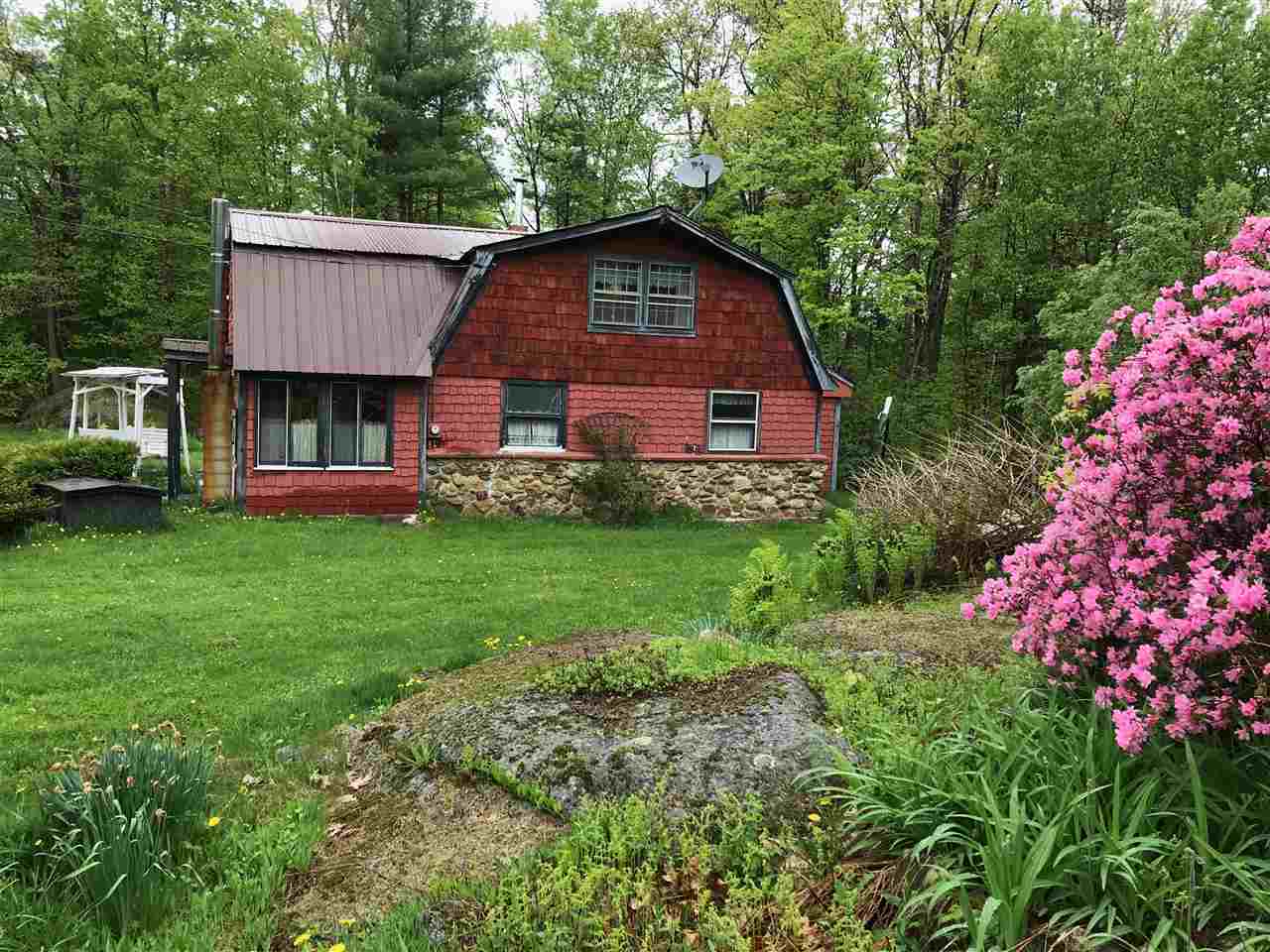 1219 Valley Road Washington, NH 03280 - Photo 2 of 18