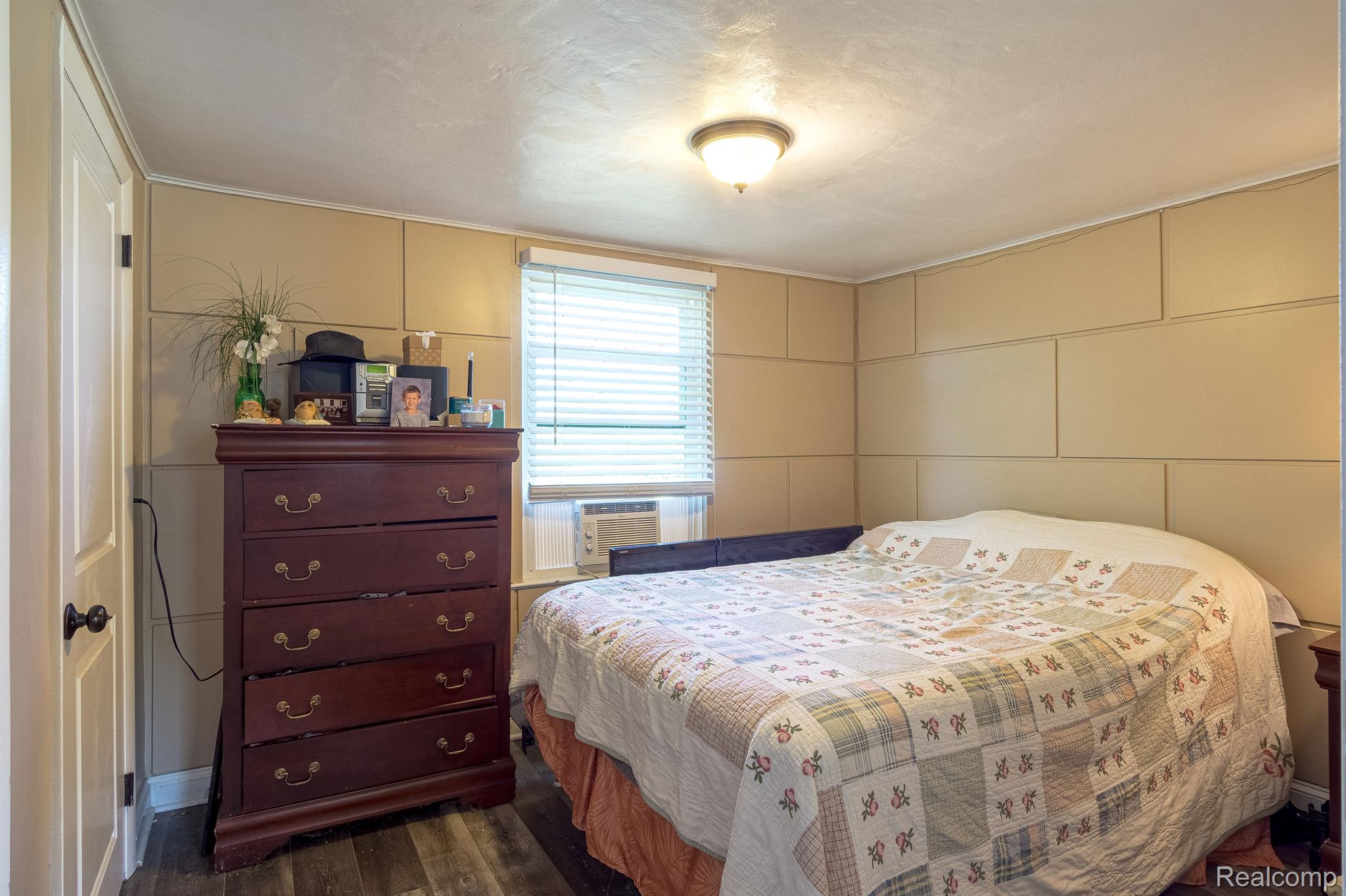 12394 Jennings Road Linden, MI 48451 - Photo 11 of 21 Bedroom #1